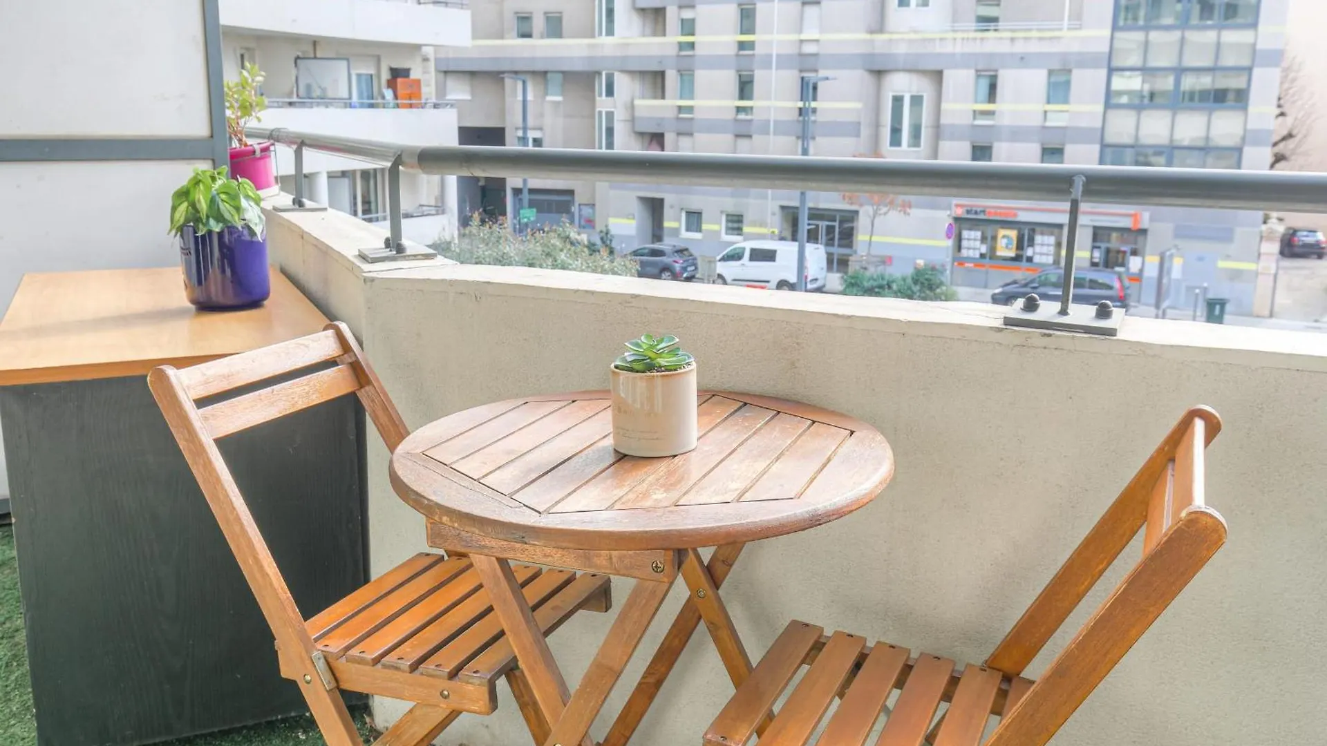 Fonctionnel Et Calme Avec Parking Gratuit Lägenhet Villeurbanne